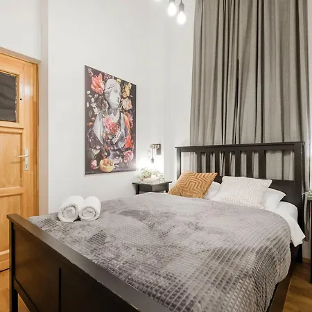 Daire Wellness Wonderland Garden, Sauna, Jacuzzi In Cbd Budapeşte