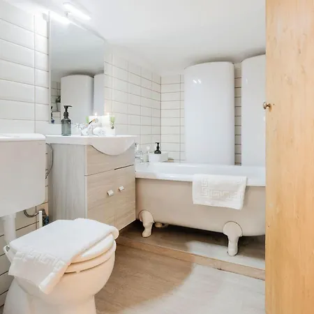 Daire Wellness Wonderland Garden, Sauna, Jacuzzi In Cbd *