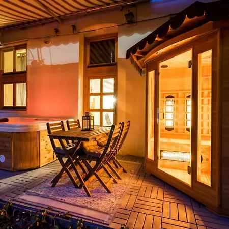Wellness Wonderland Garden, Sauna, Jacuzzi In Cbd بودابست