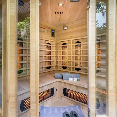 Daire Wellness Wonderland Garden, Sauna, Jacuzzi In Cbd