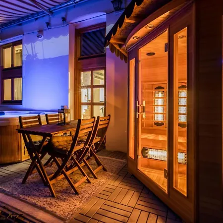 Wellness Wonderland Garden, Sauna, Jacuzzi In Cbd Budapeşte