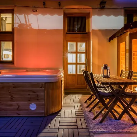 Wellness Wonderland Garden In Cbd Appartamento Budapest