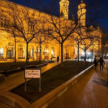 Appartamento Wellness Wonderland Garden In Cbd Budapest