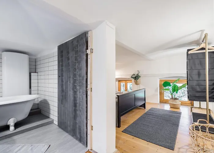 شقة Wellness Wonderland Garden, Sauna, Jacuzzi In Cbd