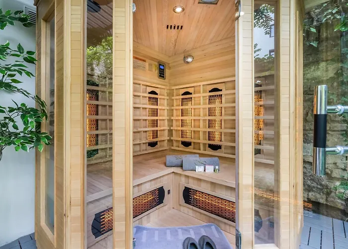 شقة Wellness Wonderland Garden, Sauna, Jacuzzi In Cbd