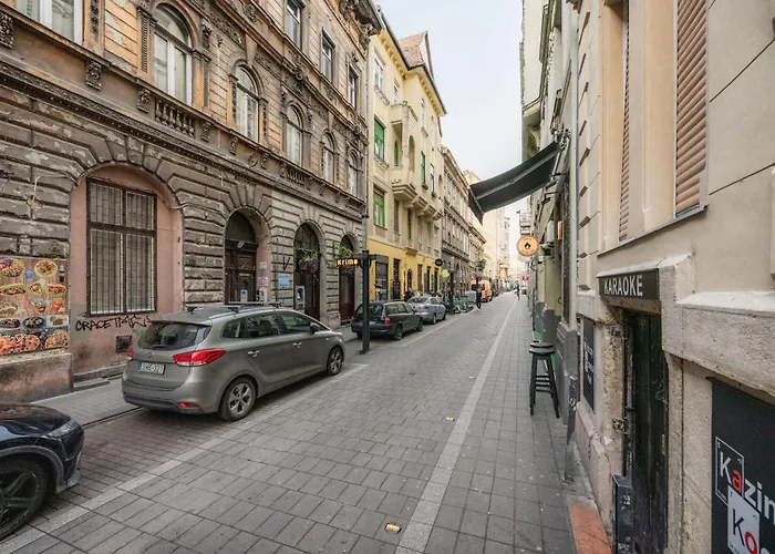 شقة Wellness Wonderland Garden, Sauna, Jacuzzi In Cbd *