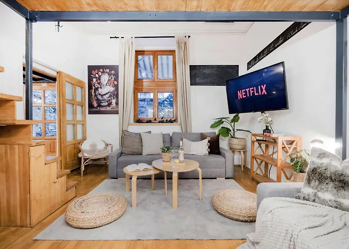 Wellness Wonderland Garden, Sauna, Jacuzzi In Cbd