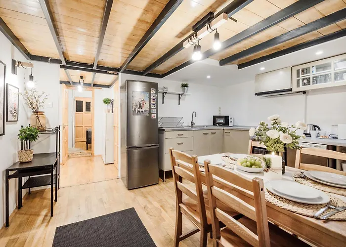 شقة Wellness Wonderland Garden, Sauna, Jacuzzi In Cbd