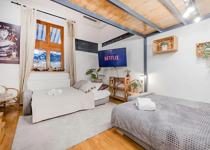 شقة Wellness Wonderland Garden, Sauna, Jacuzzi In Cbd *