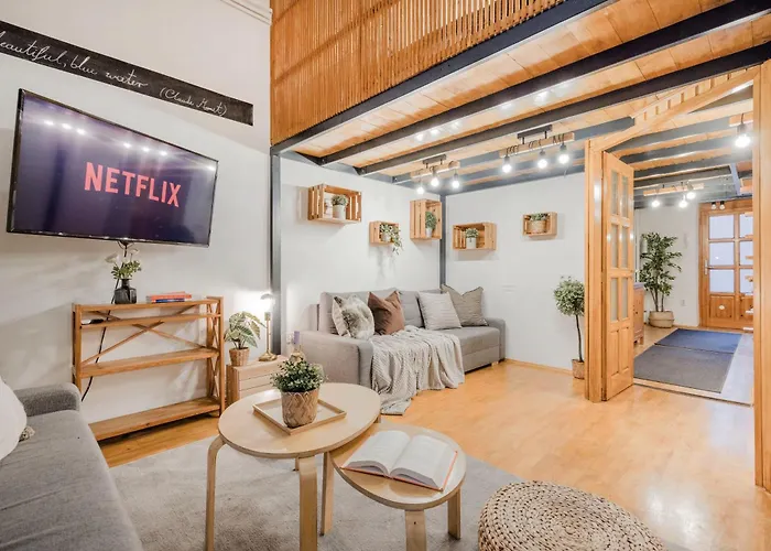 Wellness Wonderland Garden, Sauna, Jacuzzi In Cbd *