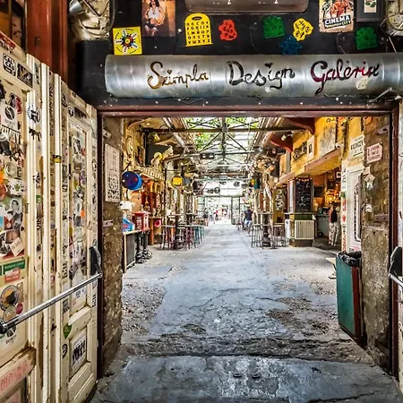 Апартаменты Wellness Wonderland Garden, Sauna, Jacuzzi In Cbd