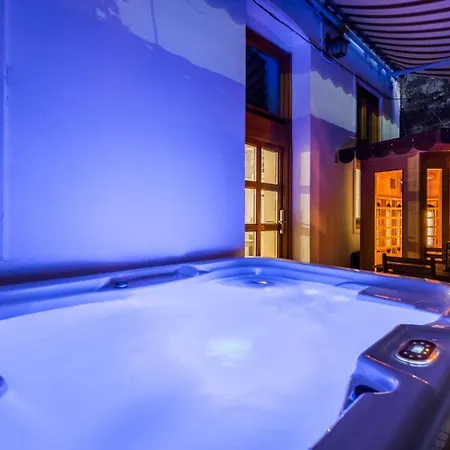 Wellness Wonderland Garden, Sauna, Jacuzzi In Cbd Апартаменты