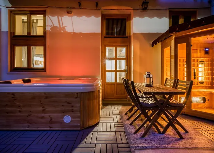 Wellness Wonderland Garden, Sauna, Jacuzzi In Cbd Apartmán Budapešť