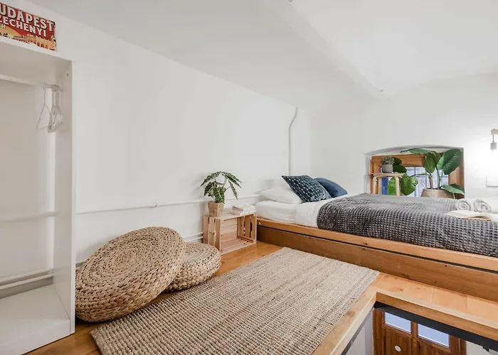 Wellness Wonderland Garden, Sauna, Jacuzzi In Cbd Apartmán Budapešť