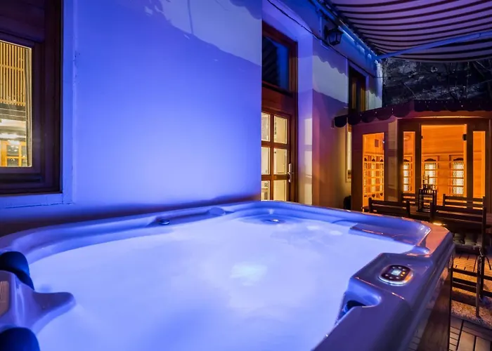 Wellness Wonderland Garden, Sauna, Jacuzzi In Cbd Apartmán